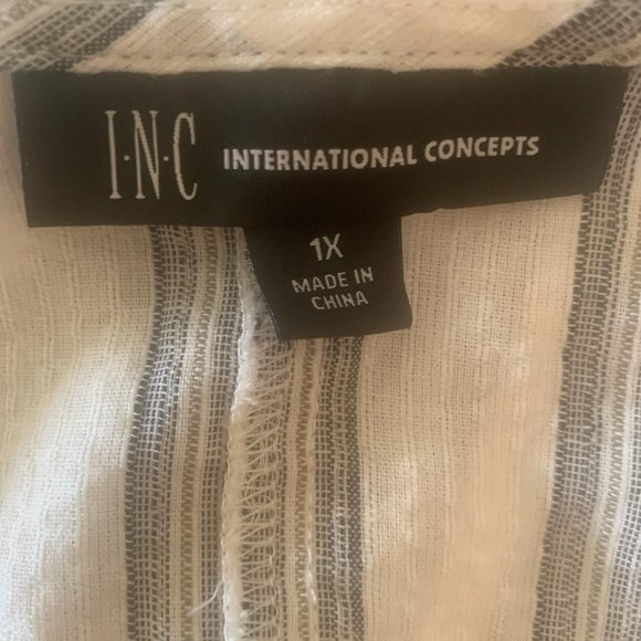 NWT INC INTERNATIONAL CONCEPTS "ETHEREAL" BLACK/WHITE BLOUSE W/POET SLEEVES 1X - Picture 3 of 5